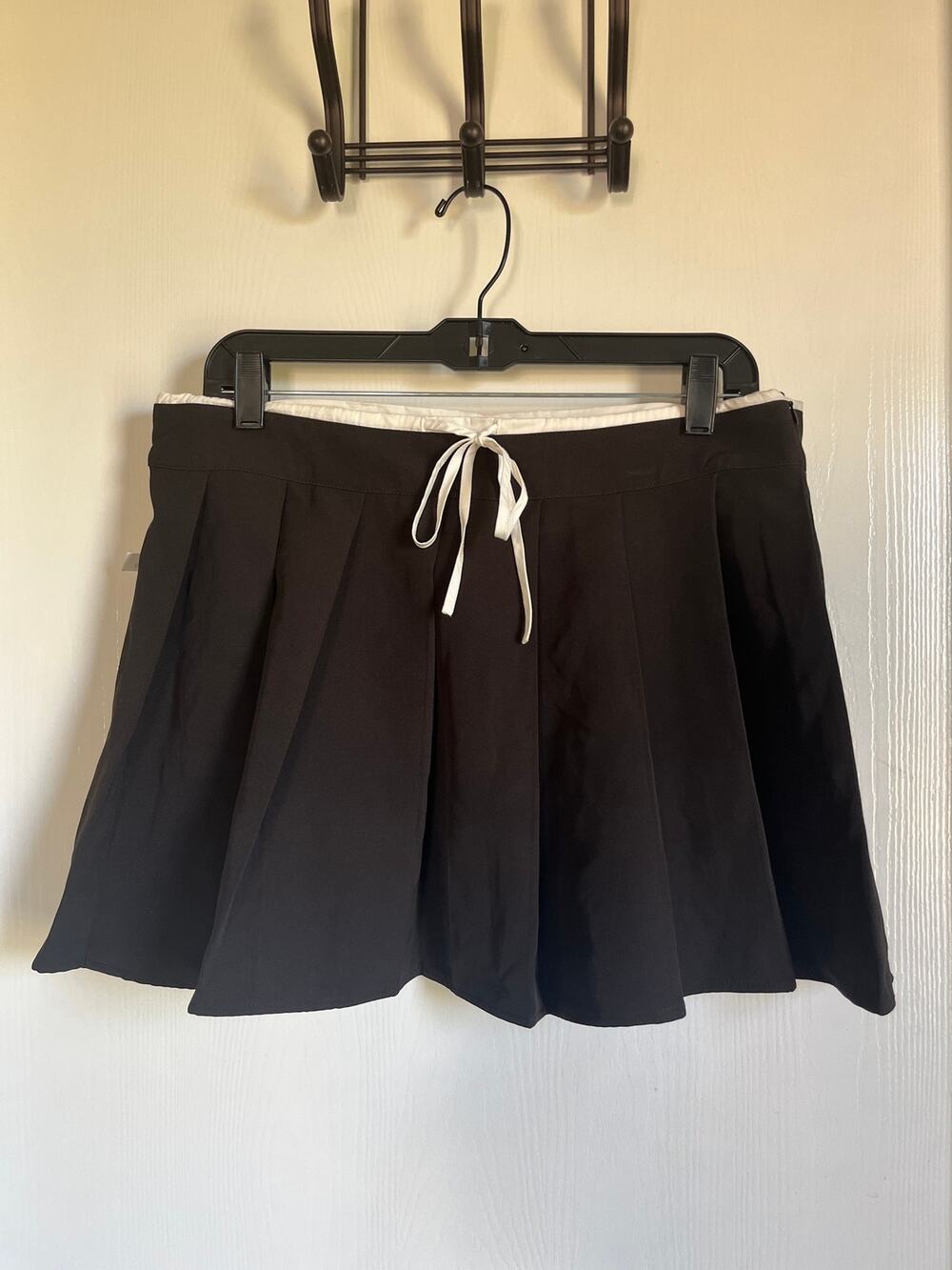 Sincerely Jules Pleated Mini Skirt Black White Drawstring Waist Trim Size XL